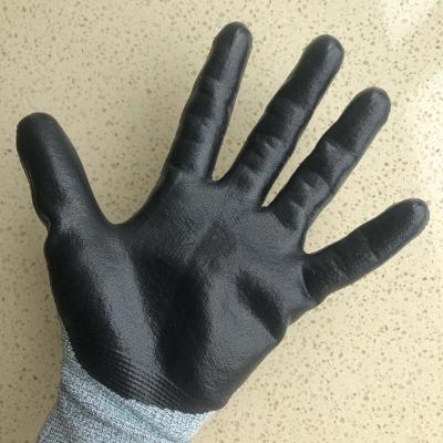 China NF300 Screen Touch Capacity Foam Nitrile NBR Gloves / Guantes In Nylon / Elastane Knitting for sale