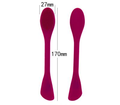 China Logo Wholesale Long Handle Soft Silicone Face Mask Brush Dual End Facial Mask Custom Applicator Brush for sale