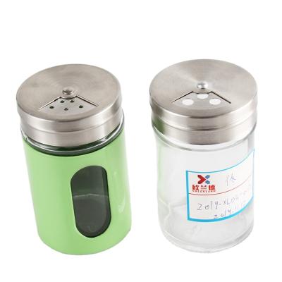 China Food Round Glass Food / Spice Square Bottles 5ozSpice Jars With Silver Metal Lids And Plastic Interior for sale