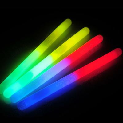 China Color Eco-friendly High Luminous Double Chemical Glow Materials Light Flashing Stick for sale