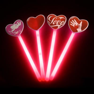 China Eco-friendly Materials Hot Sale Fashion Toys Heart Glow Stick For Valentine's Day for sale