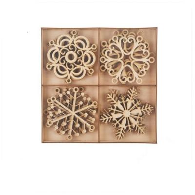 China Lovely Snow Flower Plywood Hangings Wood Craft Eco-friendly Christmas Decorative for sale