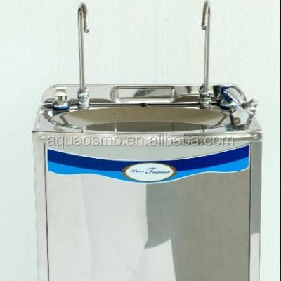 China Outdoor Wooden Pack Stainless Steel Drinking Stations Hot And Cold Water for sale