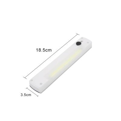 China Hesoray Wall Mounted Plastic Material Battery Motion Sensor Led Under Cabinet Lighting for sale