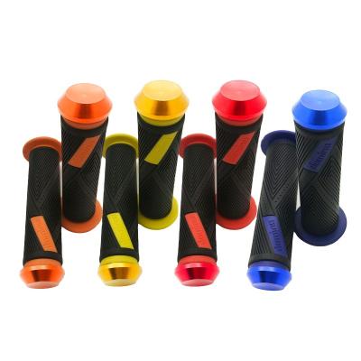 China Universal Motorcycle Accessories Rubber+Aluminum Motorcycle Grip Handlebar Spare Part Soft Grip Hand Grip Motorcycle Grip for sale