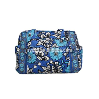 China New Lightweight Large Capacity Cotton Travel Warm Printing Quilted Duffel Bag For Women for sale