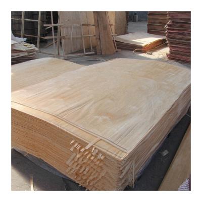 China Comaccord Traditional C/D/E Grade 0.3mm Russian White Birch Face Veneer for sale