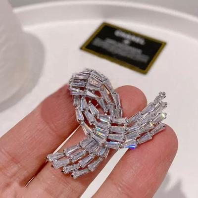 China Cc Crystal Brooches For Designer Luxury Brand Jewelry Vintage G Pin Brooch Sweater Pearl Designer Crystal Wedding Party Gift Women Set for sale