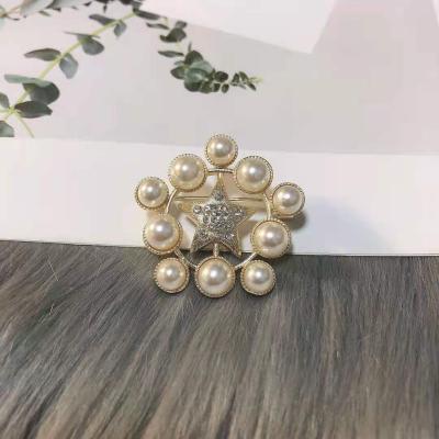 China Crystal Brand Jewelry cc Letter Brooch Vintage Designer Crystal Design Star Pearl Brooches Party Sweater Pins Brooch For Women Gift for sale