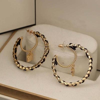 China Luxury Vintage Brand Pearl Letter Moon CC Circle Dangle Earring Women Fashion Jewelry Vintage Big Around Black Drop Gift For G Earrings Ears for sale