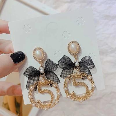 China Large Vintage Letter CC Drop Dangle Tassel Earring Women Temperament Women 5 Digital Pearl Baroque Butterfly CC Earring Pendant Sets for sale