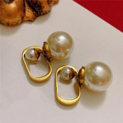 China CLASSIC brand letter D stud earrings for women old classic luxury bronze cold wind pearl design part G earring pendant jewelry for sale