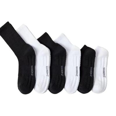 China Other Men's Socks Customized Sports Climbing Running Towel Polyester Sweat Absorbent Wholesale Men's Breathable Socks for sale