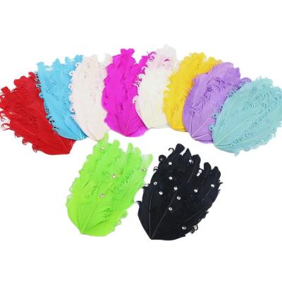 China Party Decoration Curly Goose Feather Pad In Pattern Dyed For Event Supplies 10x15cm for sale