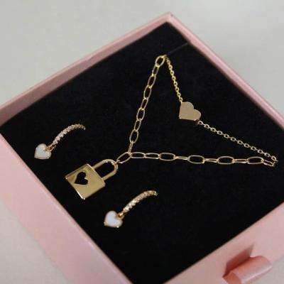 China Environmental Friendly Custom 14K 18K Gold Plated Necklace Jewelry Set Heart And Keyhole for sale