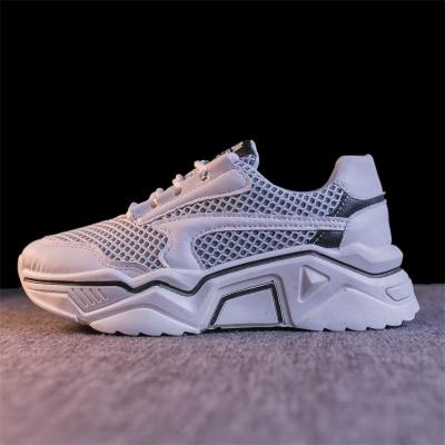 China Breathable Casual White Shoes Fashionable Women Sports Breathable Shoes Women Sneakers for sale