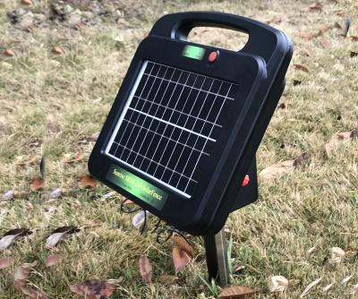 China Easily Assembled Solar Panel and Battery Inside Powered All In One OEM Solar Fence Electric Fence Energizer Charger for sale