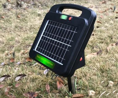 China Easily Assembled Solar Panel and Battery Inside Powered All In One OEM Solar Fence Electric Fence Energizer Charger for sale