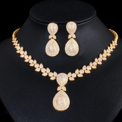 China Noble Leaf Drop Sparkle Micro Pave Zircon Stones Luxury Dubai 18k Gold Plated Necklace Bridal Wedding Jewelry Sets For Women for sale