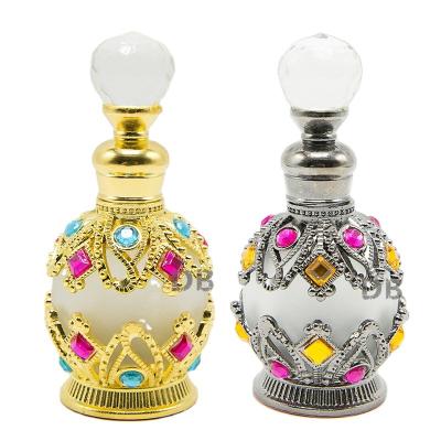 China Cosmetic Popular Antique Unique Metal Alloy Perfume Bottle Arabia Dubai Empty Perfume Bottle for sale