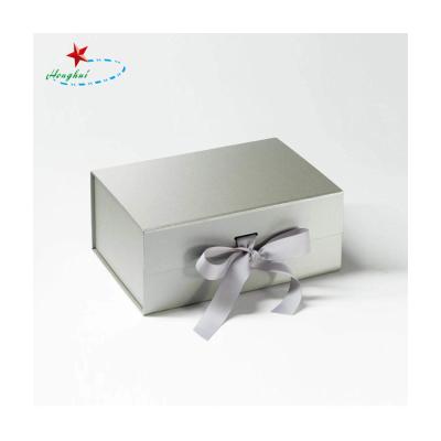 China Luxury Recycled Christmas Eve Roses Jewelry Set Gift Box High Quality Gift Package Cardboard Logo Materials for sale