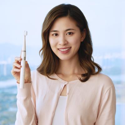 China Battery-powered ready to ship Mini Travel waterproof comfortable electric toothbrush for sale