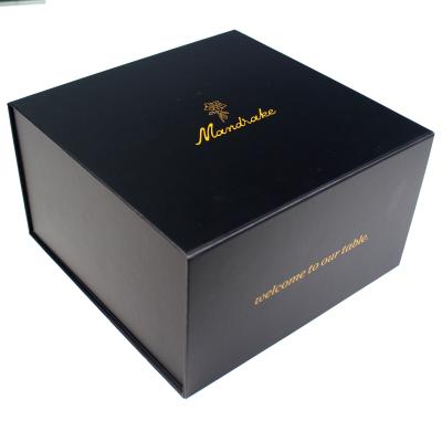 China Essential Oil Collapsible Beauty Gift Box in Black with Rigid Cardboard and Custom Size for sale