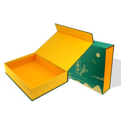 China Green Magnetic Gift Packaging Box Made For Tea Products With Custom Design Near Me for sale