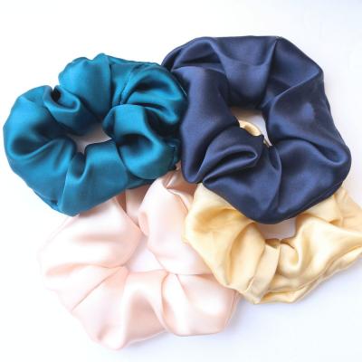 China Dating best price 6A luxury 16MM 100% silk designer Scrunchies Cute Rubber flower hair ties scrunchies for women and girl for sale