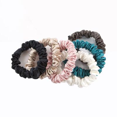 China Dating Custom Certified 1.5cm Christmas Vintage Hair Scrunchies Blue Plaid 100% Momme Silk Pink 22 Hair Ties Women for sale