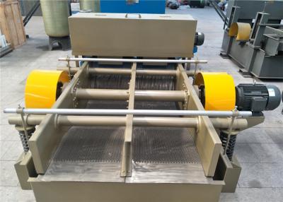 China De zelfreinigende Machine van het Trillingsscherm voor Houtpulp/Stropulp/Papierafvalpulp Te koop