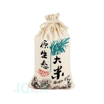 China Fashionable .eco-friendly cotton simple drawstring bags canvas gift bag wedding package favors Christmas rice bag storing storage bag for sale