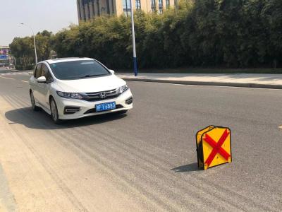 China Flashing Warning Effect LED Arrow Board Dynamic Modes for sale