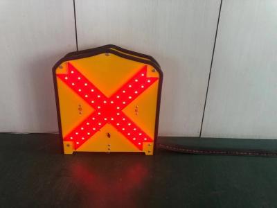 China Rubber Retractable Cross Line LED Arrow Sign Board DC AC Solar Power Supply for sale