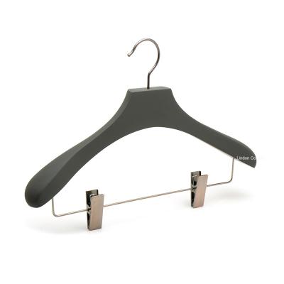 China DISPLAY Rated Supplier LINDON Gray Rubberized Wooden Suit Hanger Custom Made with Clips for sale