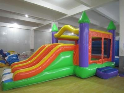 China Gorila inflable del castillo del centro comercial, gorilas inflables interiores con la diapositiva en venta