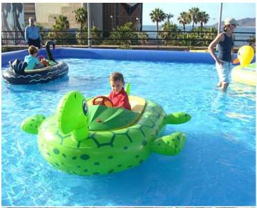 China Amusement Water Games Swimming Pool Bumper Boats Three Charge Mode Optional for sale