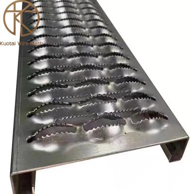 China Resistance Aluminum Safety Grating Diamond-Handle Channel Grating Anti-Slip Plank Perforated Metal Stair Treads for sale