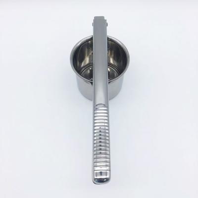 China Wholesale Viable Kitchen Accessories Potato Crusher Stainless Steel Mash Potato Masher Crusher Fruit Press for sale