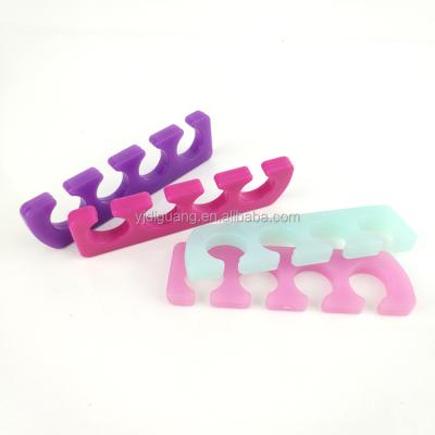 China Safety 3.7 Inch Silicone Toe Separators Gel Toe Nail Colored Toe Stretcher Separator Feet for sale