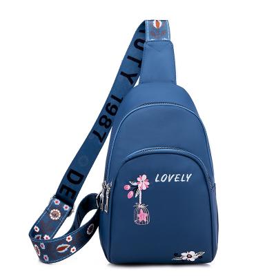 China High Quality Light Weight Waterproof Female Casual Messenger Bag Flower Embroidered Large Capacity Women Fashion Waterproof Oxford Chest Bag for sale