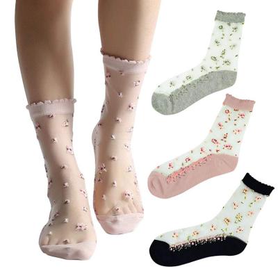 China Transparent Women Crystal Lace Transparent Ankle Socks Breathable Flower Ladies Ankle Socks for sale