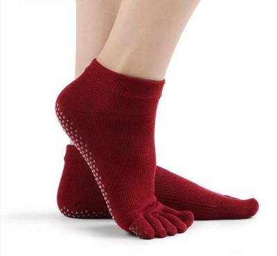 China Amazon Hot Sale QUICK DRY Crew Knitted Breathable Solid Color Five Finger Open Pilates Yoga Booties 5 Anti Slip Toes Women Sports Socks for sale