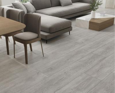 China 150cm Length Grey Wood Wall Tiles , 4Pcs 25cm Width Glazed Porcelain Wood Look Floor Tile for sale