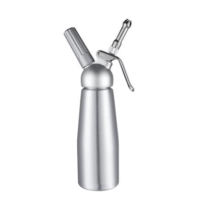 China Eco-friendly 500ml Kitchen Portable Dessert Tools Whipper Cream Dispenser Aluminum Whipped Cream Dispenser Dispenser Canisters Custom Logo for sale