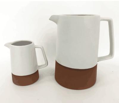 China 2020 casual newest terracotta ceramic milk jug jug with handle for sale