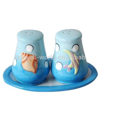 China Viable set of 3pcs fish blue salt and pepper shaker and shell decor, hand painted ceramic salt and pepper shaker for sale