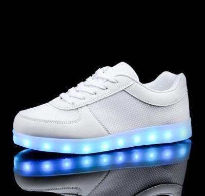 Cina DIY LED ricaricabile accendono la foto delle scarpe da tennis che mostra la visualizzazione del messaggio in vendita