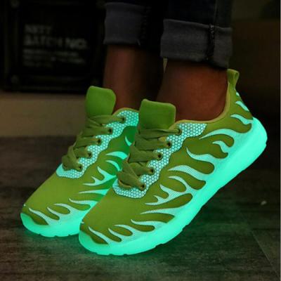 Cina LED verde/blu accende gli intervalli di grandezza sopportabile d'ardore della fibra delle scarpe da tennis 36 - 44 in vendita