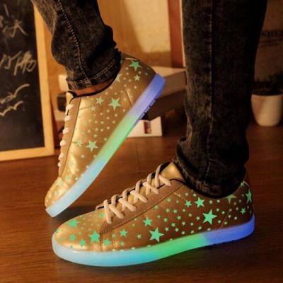 Cina L'adulto fluorescente di incandescenza accende le scarpe, scarpe principali controllo del App sole respirabili in vendita